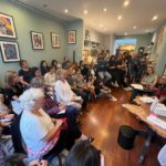 Sala llena durante la presentación de El ruido de tus horas de Claudia Mendizábal en Bruselas