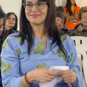 Público asistiendo a la presentación de la novela El ruido de tus horas en La Paz